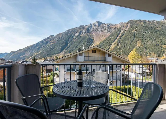 Apartment Fermes Du Montenvers B2, Alpes Agency, Central Chamonix, Sleeps 4-5 * 霞慕尼