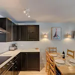 Fermes Du Montenvers B2, Alpes Agency, Chamonix, Sleeps 4-5 * Chamonix