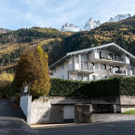 Apartment Fermes Du Montenvers B2, Alpes Agency, Central Chamonix, Sleeps 4-5 *