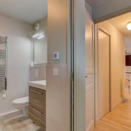 Apartment Fermes Du Montenvers B2, Alpes Agency, Central Chamonix, Sleeps 4-5 Апартаменты