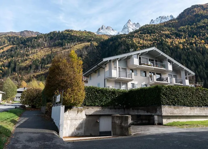 Apartment Fermes Du Montenvers B2, Alpes Agency, Central Chamonix, Sleeps 4-5 *