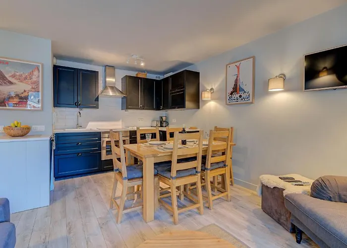 Apartment Fermes Du Montenvers B2, Alpes Agency, Central Chamonix, Sleeps 4-5 Apartman