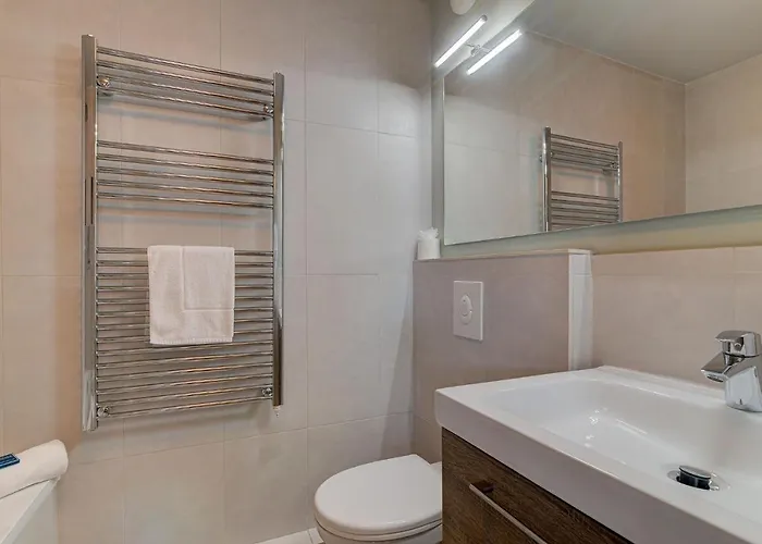 Apartment Fermes Du Montenvers B2, Alpes Agency, Central Chamonix, Sleeps 4-5 Apartman Chamonix